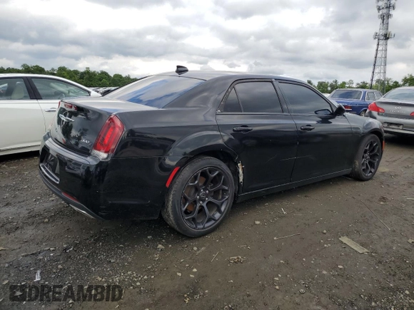 2019 Chrysler 300 S z VIN 2C3CCABG0KH601139, wystawiony jako Copart lot #59039125 z przebiegiem 82 672 mil mil oraz Czysty tytuł • Clean title. Historia ofert i sprzedaży dostępna na DreamBid. Obrazek 3.
