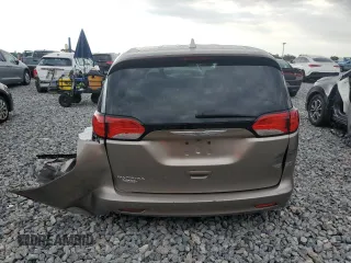 2017 Chrysler Pacifica Touring with VIN 2C4RC1DG7HR747382, listed as a Copart auction lot 61635915 with 188,495 mi miles and Salvage title. Bid and sale history available at DreamBid. Image 6.
