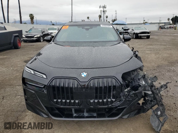 2023 BMW 7 Series 740i with VIN WBA23EH06PCM18585, listed as a Copart auction lot 43965595 with 0 mi miles and Salvage Title. Bid and sale history available at carsss.com. Image 5.