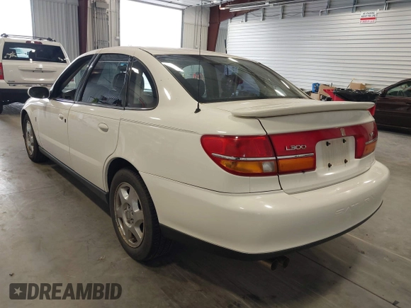 2002 Saturn LS z VIN 1G8JW54RX2Y581918, wystawiony jako IAAI lot #42291899 z przebiegiem 152 706 mil mil oraz . Historia ofert i sprzedaży dostępna na DreamBid. Obrazek 3.