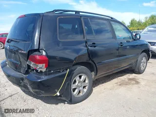 2004 Toyota Highlander with VIN JTEEP21A840016999, listed as a IAAI auction lot 40286240 with 117,053 mi miles. Bid and sale history available at carsss.com. Image 4.