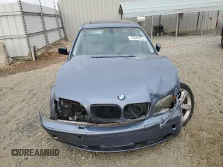 2005 BMW 3 Series 330xi with VIN WBAEW53455PN40181, listed as a Copart auction lot 77047263 with 111,000 mi miles and Salvage Title. Bid and sale history available at DreamBid. Image 5.