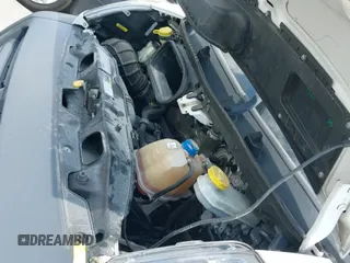 2018 Ram ProMaster Cargo z VIN 3C6TRVDG3JE147615, wystawiony jako IAAI lot #42657540 z przebiegiem 226 520 mil mil oraz . Historia ofert i sprzedaży dostępna na DreamBid. Obrazek 19.