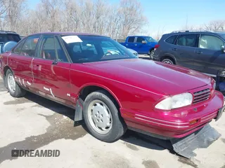 1995 Oldsmobile 88 z VIN 1G3HY52K1SH331973, wystawiony jako IAAI lot #41795311 z przebiegiem 110 407 mil mil oraz . Historia ofert i sprzedaży dostępna na DreamBid. Obrazek 6.