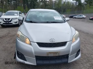2010 Toyota Matrix z VIN 2T1KU4EE3AC274566, wystawiony jako IAAI lot #42201701 z przebiegiem 107 108 mil mil oraz . Historia ofert i sprzedaży dostępna na DreamBid. Obrazek 6.