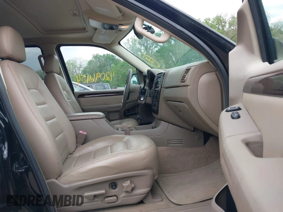 2004 Ford Explorer Limited z VIN 1FMZU75W94UA48866, wystawiony jako IAAI lot #42096453 z przebiegiem 158 406 mil mil oraz . Historia ofert i sprzedaży dostępna na DreamBid. Obrazek 5.