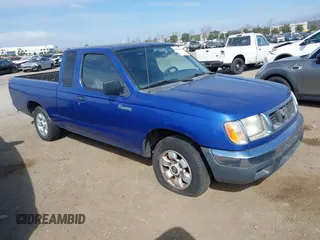 1999 Nissan Frontier XE z VIN 1N6DD26S9XC326007, wystawiony jako IAAI lot #41698499 z przebiegiem 85 889 mil mil oraz . Historia ofert i sprzedaży dostępna na DreamBid. Obrazek 1.