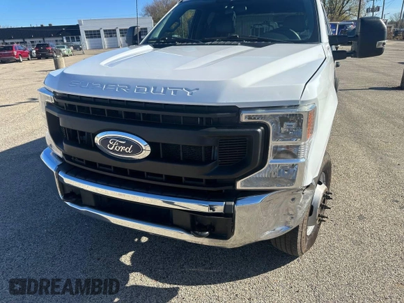 2022 Ford F-350 XL with VIN 1FD8W3HT5NEE12597, listed as a Copart auction lot 87929005 with 69,996 mi miles and Clean Title. Bid and sale history available at DreamBid. Image 2.