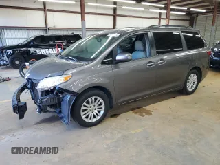 2017 Toyota Sienna XLE Auto Access Seat with VIN 5TDYZ3DC5HS800560, listed as a Copart auction lot 51084415 with 152,043 mi miles and Salvage Title. Bid and sale history available at carsss.com. Image 1.