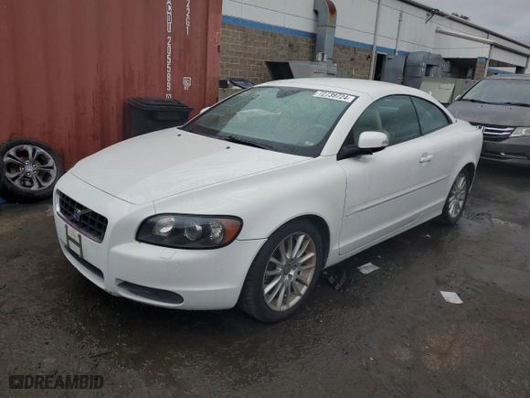 2009 Volvo C70 with VIN YV1MC67209J071512, listed as a Copart auction lot 72739724 with 101,877 mi miles and Salvage Title. Bid and sale history available at carsss.com. Image 1.