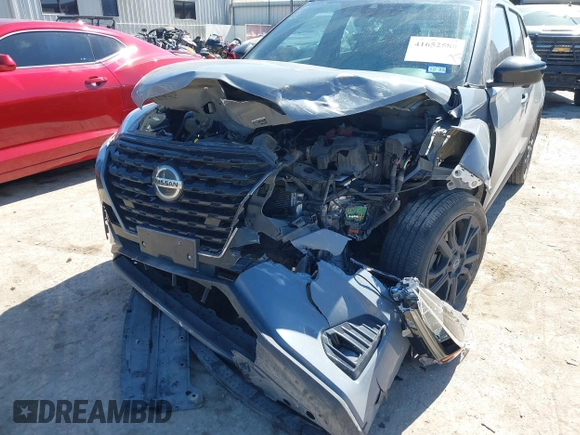 2021 Nissan Kicks SR z VIN 3N1CP5DV7ML556734, wystawiony jako IAAI lot #41652580 z przebiegiem 52 042 mil mil oraz . Historia ofert i sprzedaży dostępna na DreamBid. Obrazek 6.