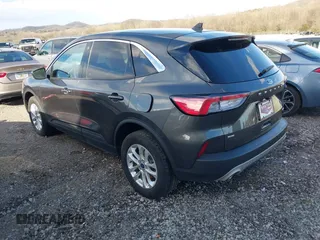 2020 Ford Escape SE z VIN 1FMCU9G62LUC26338, wystawiony jako IAAI lot #41853591 z przebiegiem Nie podano mil oraz . Historia ofert i sprzedaży dostępna na DreamBid. Obrazek 3.