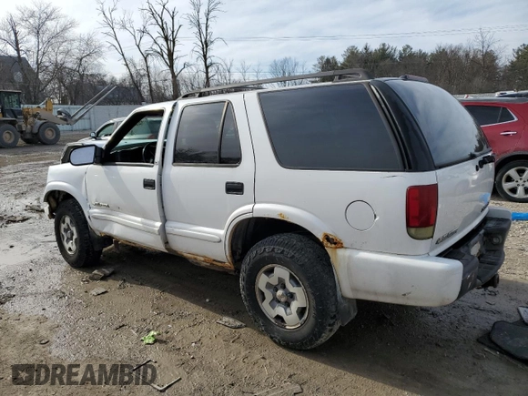 2003 Chevrolet Blazer LS z VIN 1GNDT13X53K143582, wystawiony jako Copart lot #43218675 z przebiegiem 182 827 mil mil oraz Szkoda całkowita • Salvage title. Historia ofert i sprzedaży dostępna na DreamBid. Obrazek 2.