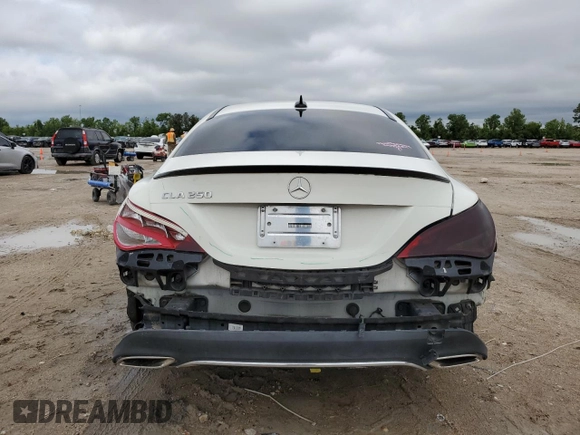 2018 Mercedes-Benz CLA 250 z VIN WDDSJ4EB7JN592630, wystawiony jako Copart lot #53271775 z przebiegiem 84 383 mil mil oraz Szkoda całkowita • Salvage title. Historia ofert i sprzedaży dostępna na DreamBid. Obrazek 6.
