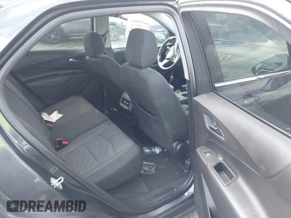 2018 Chevrolet Equinox LT with VIN 3GNAXJEV0JL102064, listed as a IAAI auction lot 41976644 with 61,541 mi miles. Bid and sale history available at carsss.com. Image 8.