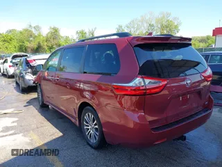 2020 Toyota Sienna XLE Auto Access Seat with VIN 5TDYZ3DCXLS031692, listed as a IAAI auction lot 42138270 with 71,971 mi miles and . Bid and sale history available at DreamBid. Image 3.