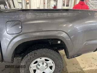2021 Toyota Tacoma SR z VIN 5TFCZ5AN2MX279975, wystawiony jako IAAI lot #42477503 z przebiegiem 50 690 mil mil oraz . Historia ofert i sprzedaży dostępna na DreamBid. Obrazek 31.