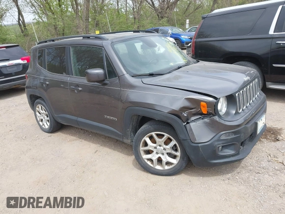 2018 Jeep Renegade Latitude with VIN ZACCJABB8JPJ55645, listed as a IAAI auction lot 42071695 with 124,067 mi miles. Bid and sale history available at carsss.com. Image 1.