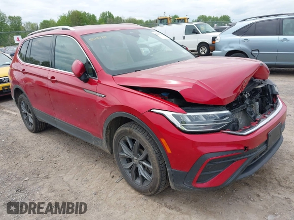 2022 Volkswagen Tiguan SE z VIN 3VV2B7AX9NM129948, wystawiony jako IAAI lot #42247719 z przebiegiem 59 501 mil mil oraz . Historia ofert i sprzedaży dostępna na DreamBid. Obrazek 1.