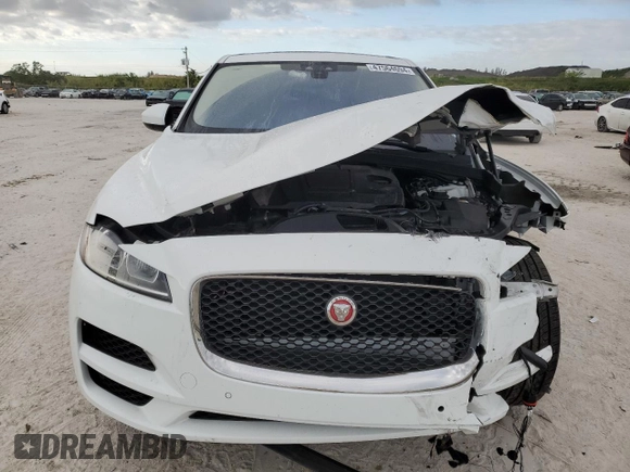 2020 Jaguar F-Pace 25t z VIN SADCS2FXXLA645359, wystawiony jako Copart lot #47564694 z przebiegiem 45 158 mil mil oraz . Historia ofert i sprzedaży dostępna na DreamBid. Obrazek 5.