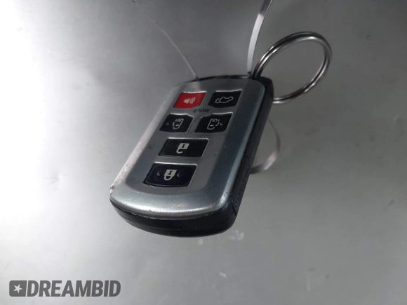 2013 Toyota Sienna XLE AAS с VIN 5TDYK3DC5DS386789, выставлен на аукционе IAAI как лот 42164870 с пробегом 171 786 миль миль и . История ставок и продаж доступна на DreamBid. Изображение 11.