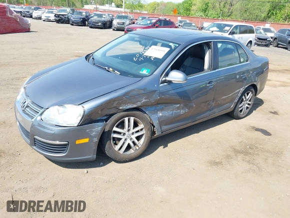 2010 Volkswagen Jetta SE with VIN 3VWRZ7AJXAM007966, listed as a IAAI auction lot 42168604 with 199,632 mi miles and . Bid and sale history available at DreamBid. Image 16.