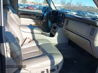 2005 Cadillac Escalade with VIN 1GYEC63T95R123072, listed as a IAAI auction lot 41861375 with 211,825 mi miles and . Bid and sale history available at DreamBid. Image 5.