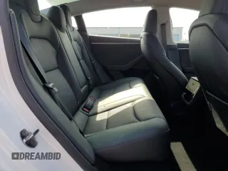 2025 Tesla Model 3 Long Range z VIN 5YJ3E1EB1SF962360, wystawiony jako Copart lot #54586115 z przebiegiem 391 mil mil oraz Szkoda całkowita • Salvage title. Historia ofert i sprzedaży dostępna na DreamBid. Obrazek 10.