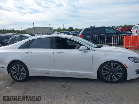 2017 Lincoln MKZ Select with VIN 3LN6L5C96HR614633, listed as a IAAI auction lot 37740570 with 82,970 mi miles. Bid and sale history available at carsss.com. Image 13.