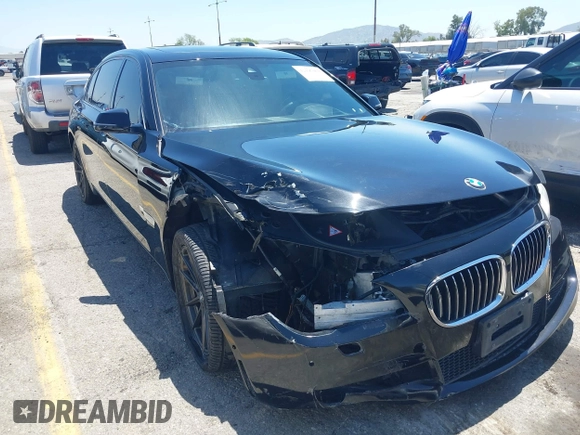 2014 BMW 7 Series ALPINA B7 z VIN WBAYE8C54ED134615, wystawiony jako IAAI lot #42197002 z przebiegiem 126 805 mil mil oraz . Historia ofert i sprzedaży dostępna na DreamBid. Obrazek 6.