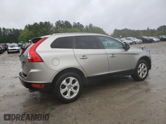 2013 Volvo XC60 3.2L z VIN YV4940DZ3D2451757, wystawiony jako Copart lot #58147575 z przebiegiem 86 021 mil mil oraz Czysty tytuł • Clean title. Historia ofert i sprzedaży dostępna na DreamBid. Obrazek 3.