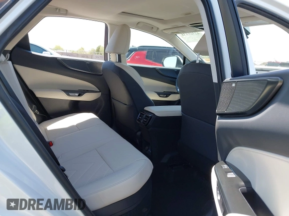 2025 Lexus NX 450h+ Luxury z VIN JTJHKCFZ0S2057811, wystawiony jako IAAI lot #42369138 z przebiegiem 1 962 mil mil oraz . Historia ofert i sprzedaży dostępna na DreamBid. Obrazek 8.