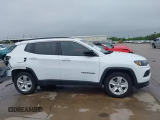 2022 Jeep Compass Latitude with VIN 3C4NJCBB8NT137619, listed as a IAAI auction lot 42211859 with 31,319 mi miles and . Bid and sale history available at DreamBid. Image 14.
