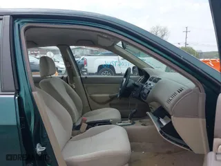 2001 Honda Civic LX with VIN 2HGES16511H546426, listed as a IAAI auction lot 42067246 with 192,560 mi miles. Bid and sale history available at carsss.com. Image 5.