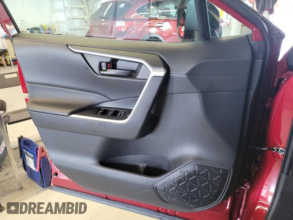 2023 Toyota RAV4 Hybrid LE z VIN 4T3LWRFV3PU096313, wystawiony jako IAAI lot #42841645 z przebiegiem 19 678 mil mil oraz . Historia ofert i sprzedaży dostępna na DreamBid. Obrazek 6.