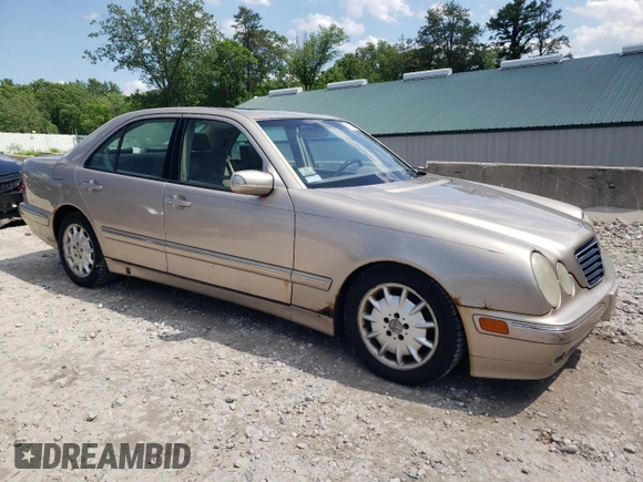2001 Mercedes-Benz E 320 z VIN WDBJF65J71B372141, wystawiony jako Copart lot #61810695 z przebiegiem 211 131 mil mil oraz Czysty tytuł • Clean title. Historia ofert i sprzedaży dostępna na DreamBid. Obrazek 4.