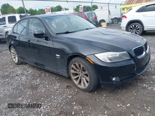 2009 BMW 3 Series 328i xDrive z VIN WBAPK53599A510719, wystawiony jako IAAI lot #42362242 z przebiegiem 177 528 mil mil oraz . Historia ofert i sprzedaży dostępna na DreamBid. Obrazek 1.