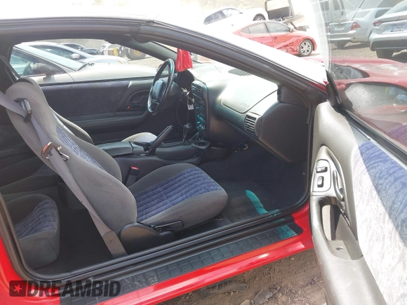 2002 Chevrolet Camaro Z28 z VIN 2G1FP22G222101109, wystawiony jako IAAI lot #39531558 z przebiegiem 100 136 mil mil oraz . Historia ofert i sprzedaży dostępna na DreamBid. Obrazek 5.