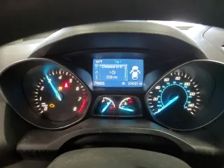 2014 Ford Escape SE with VIN 1FMCU9GX8EUB84916, listed as a Copart auction lot 61343435 with 204,501 mi miles and Non repairable. Bid and sale history available at DreamBid. Image 9.