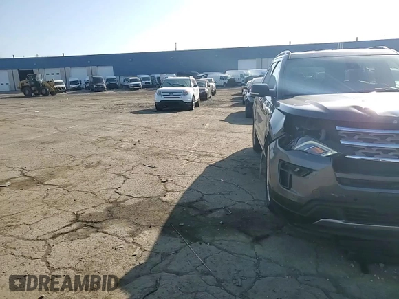 2018 Ford Explorer XLT с VIN 1FM5K8D88JGA40877, выставлен на аукционе Copart как лот 62116855 с пробегом 78 034 миль миль и Списание • Salvage title. История ставок и продаж доступна на DreamBid. Изображение 14.