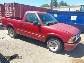 1996 Chevrolet S-10 with VIN 1GCCS1444T8139841, listed as a IAAI auction lot 42047800 with 325,164 mi miles and . Bid and sale history available at DreamBid. Image 1.