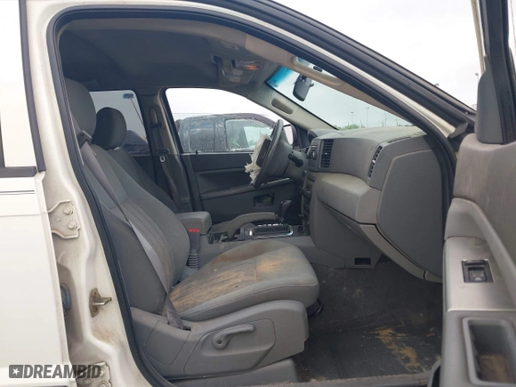 2006 Jeep Grand Cherokee Laredo with VIN 1J4GS48K06C172214, listed as a IAAI auction lot 41952499 with 167,208 mi miles. Bid and sale history available at carsss.com. Image 5.