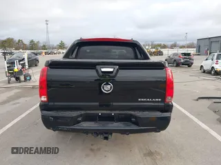 2008 Cadillac Escalade EXT z VIN 3GYFK62898G267066, wystawiony jako IAAI lot #41838226 z przebiegiem 115 559 mil mil oraz . Historia ofert i sprzedaży dostępna na DreamBid. Obrazek 16.
