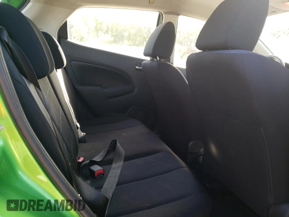 2011 Mazda 2 Sport z VIN JM1DE1HZXB0105062, wystawiony jako Copart lot #57248745 z przebiegiem 176 864 mil mil oraz Czysty tytuł • Clean title. Historia ofert i sprzedaży dostępna na DreamBid. Obrazek 10.