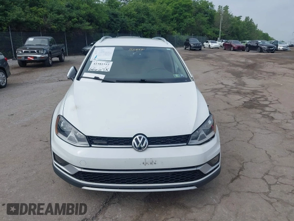 2017 Volkswagen Golf S с VIN 3VWH17AUXHM523431, выставлен на аукционе IAAI как лот 42381553 с пробегом 68 240 миль миль и . История ставок и продаж доступна на DreamBid. Изображение 12.