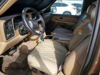 2000 GMC Yukon SLT with VIN 1GKEC13T0YJ204011, listed as a Copart auction lot 74451944 with 0 mi miles and Salvage Title. Bid and sale history available at carsss.com. Image 7.