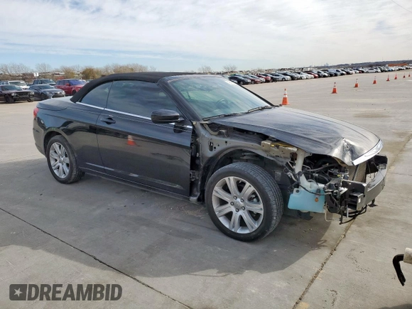 2011 Chrysler 200 Touring z VIN 1C3BC2EG6BN620492, wystawiony jako Copart lot #46485555 z przebiegiem 63 345 mil mil oraz Szkoda całkowita • Salvage title. Historia ofert i sprzedaży dostępna na DreamBid. Obrazek 4.