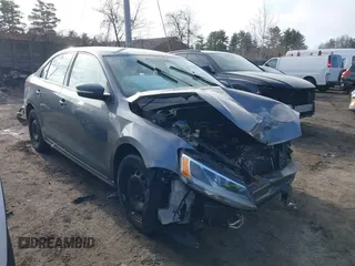 2014 Volkswagen Jetta SE z VIN 3VWD17AJ0EM360921, wystawiony jako IAAI lot #41795932 z przebiegiem 132 346 mil mil oraz . Historia ofert i sprzedaży dostępna na DreamBid. Obrazek 1.