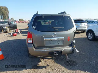 2008 Nissan Pathfinder LE z VIN 5N1AR18U48C638622, wystawiony jako IAAI lot #41975580 z przebiegiem 178 133 mil mil oraz . Historia ofert i sprzedaży dostępna na DreamBid. Obrazek 17.