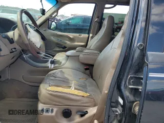 1998 Ford Expedition XLT with VIN 1FMRU17L2WLB50938, listed as a Copart auction lot 72033484 with 199,898 mi miles and Salvage Title. Bid and sale history available at carsss.com. Image 7.